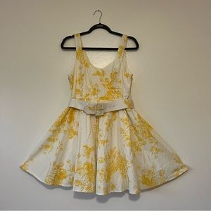 Charlotte Russe Yellow & White 1950’s/Skater Dress
Size: M